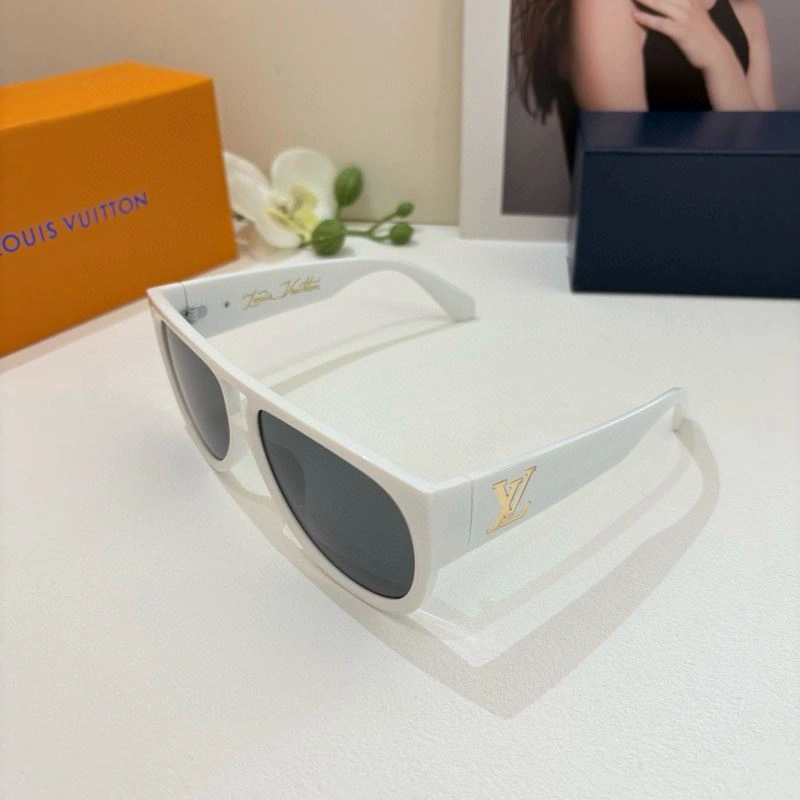 Louis Vuitton Sunglasses Trendsetting 280505