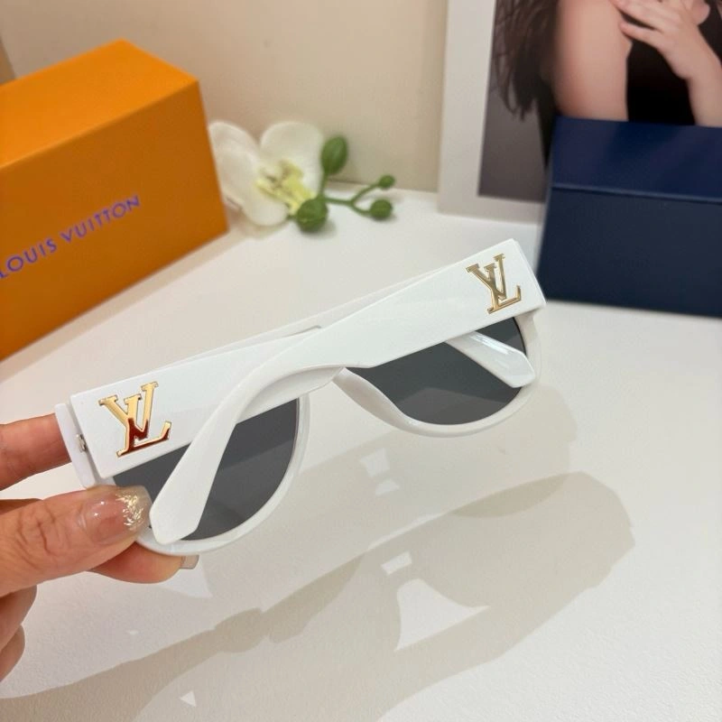 Louis Vuitton Sunglasses Trendsetting 280505