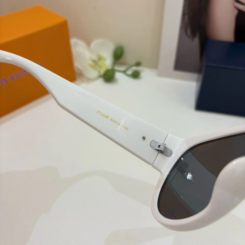 Louis Vuitton Sunglasses Trendsetting 280505