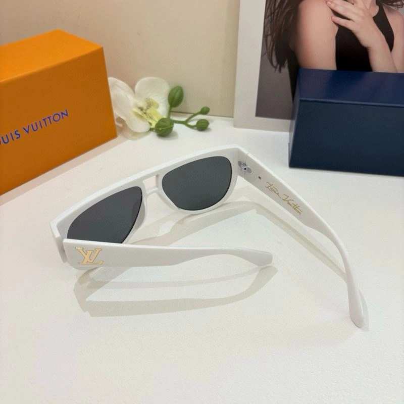 Louis Vuitton Sunglasses Trendsetting 280505