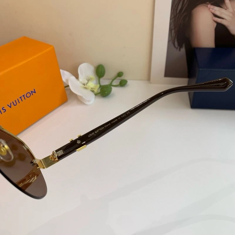 WellDesigned Louis Vuitton Sunglasses 280490