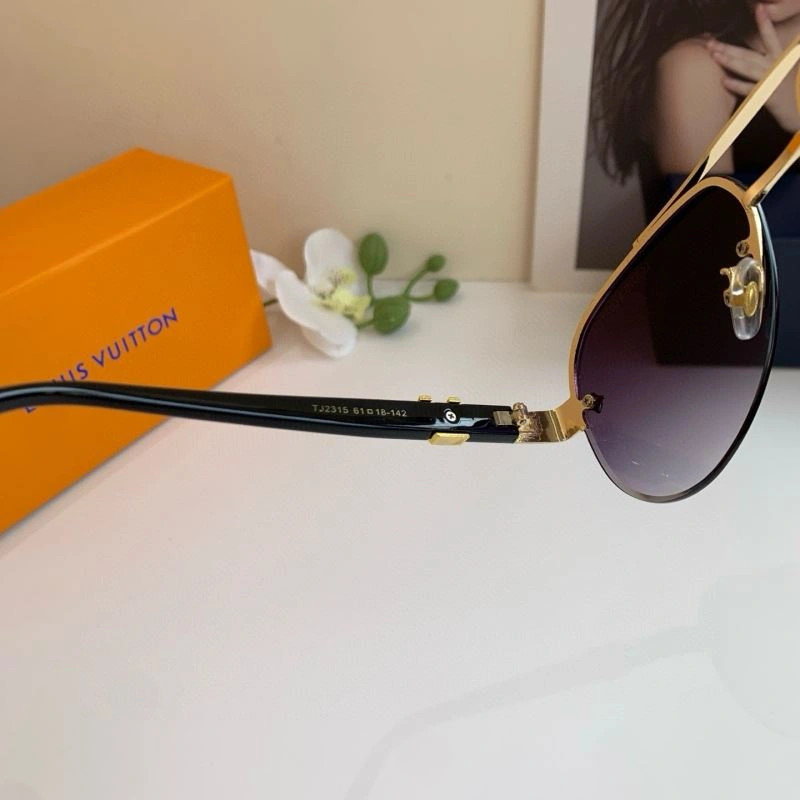 Louis Vuitton Sunglasses UrbanChic 280498