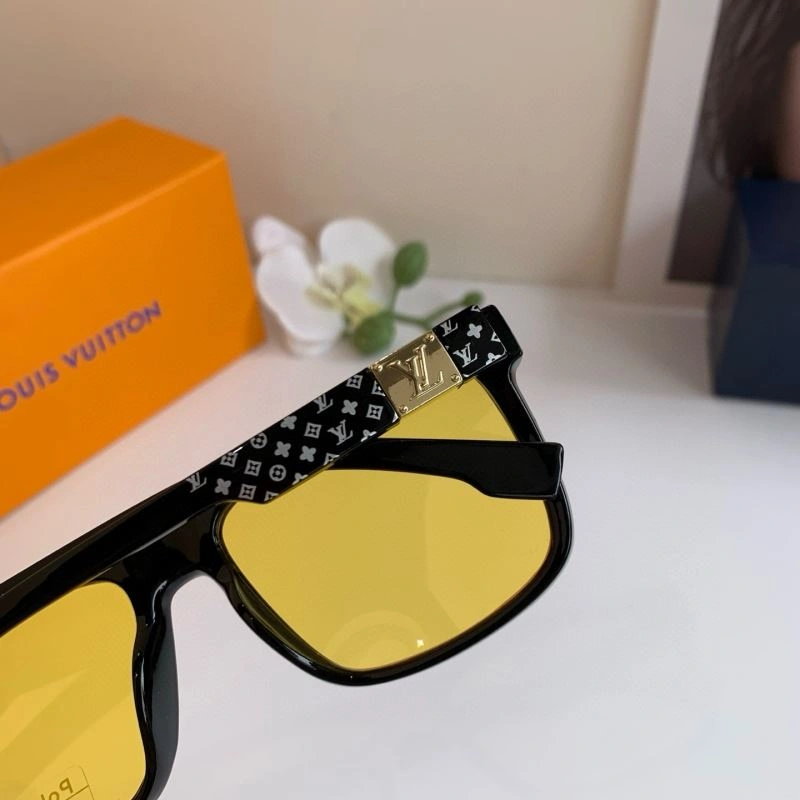 Louis Vuitton Sunglasses UrbanChic 280497