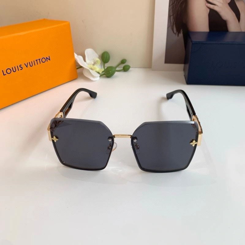 Louis Vuitton Sunglasses Elegant 280489