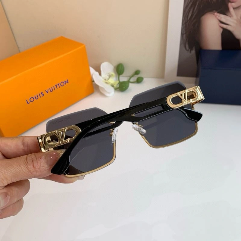 Louis Vuitton Sunglasses Elegant 280489
