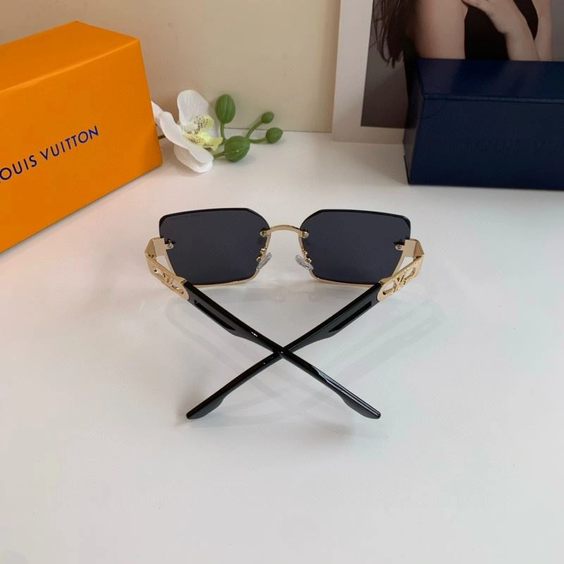 Louis Vuitton Sunglasses Elegant 280489