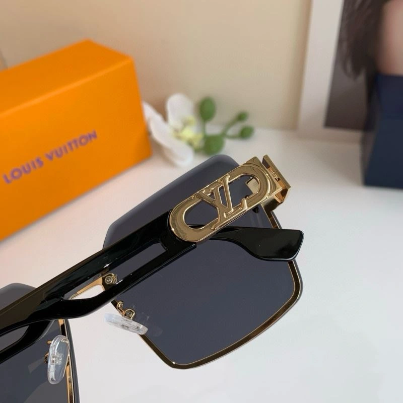 Louis Vuitton Sunglasses Elegant 280489