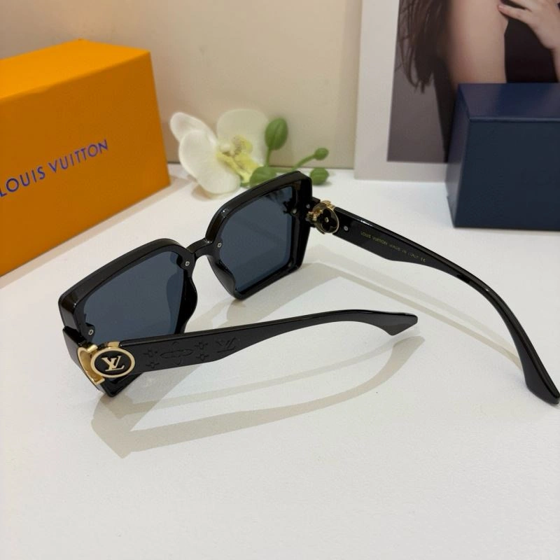 Stylish Louis Vuitton Sunglasses 280481
