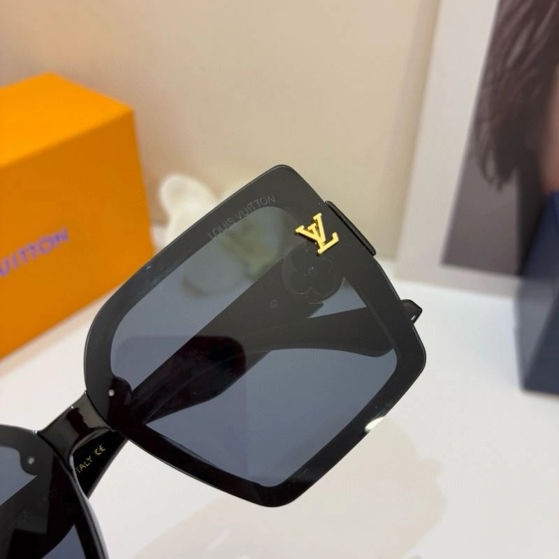 Stylish Louis Vuitton Sunglasses 280481
