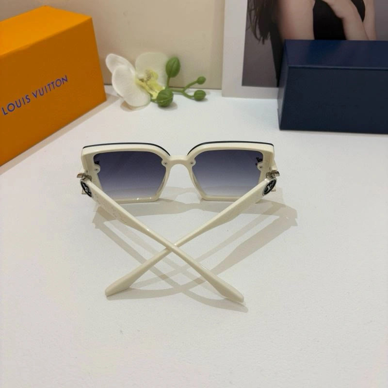 Tailored Louis Vuitton Sunglasses 280487