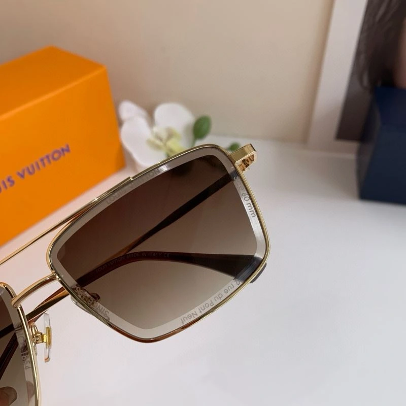 Louis Vuitton Sunglasses Chic 280480