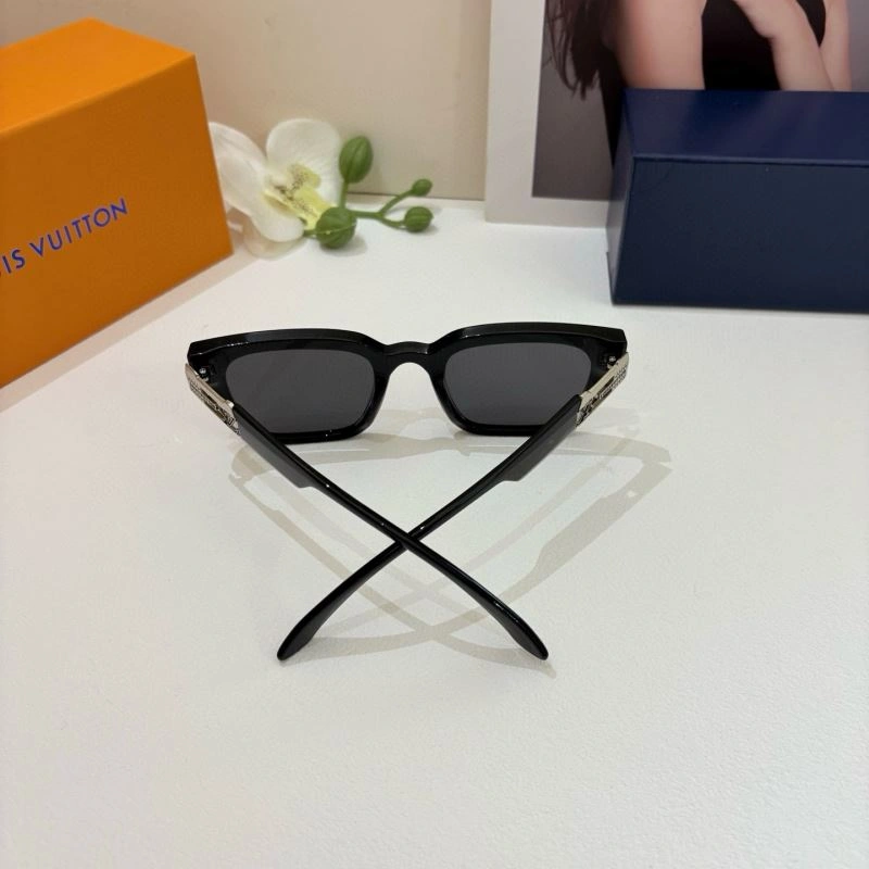 Chic Louis Vuitton Sunglasses 280488