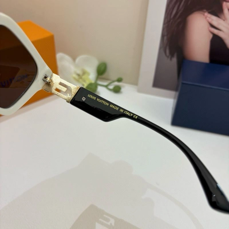 Louis Vuitton Sunglasses Modern 280478