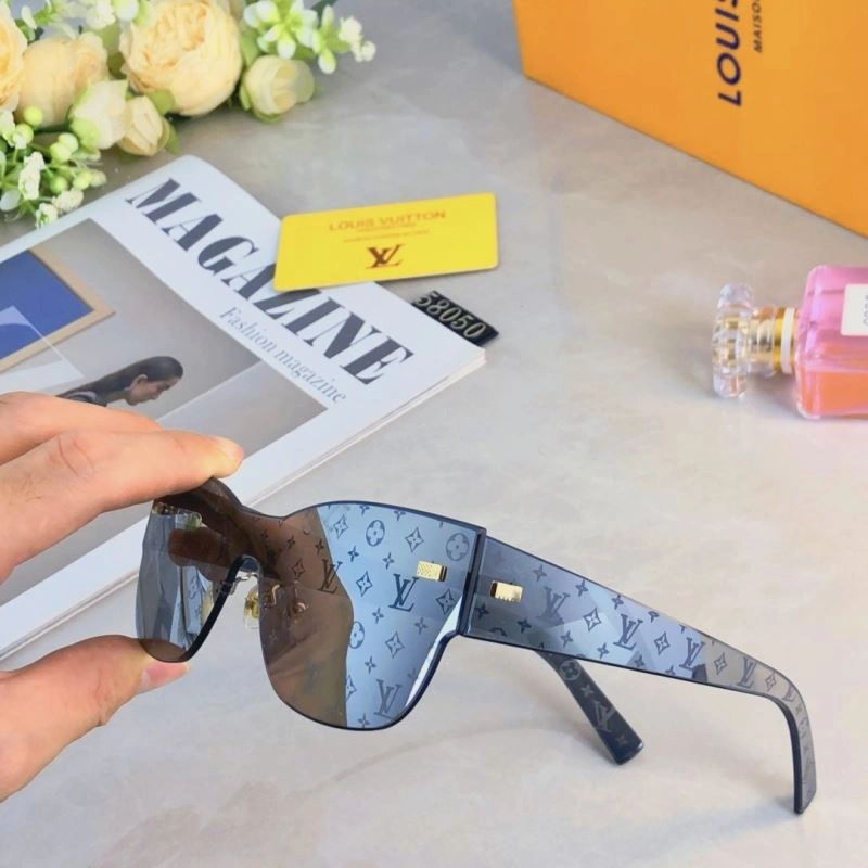 Louis Vuitton Sunglasses SportInspired 280470