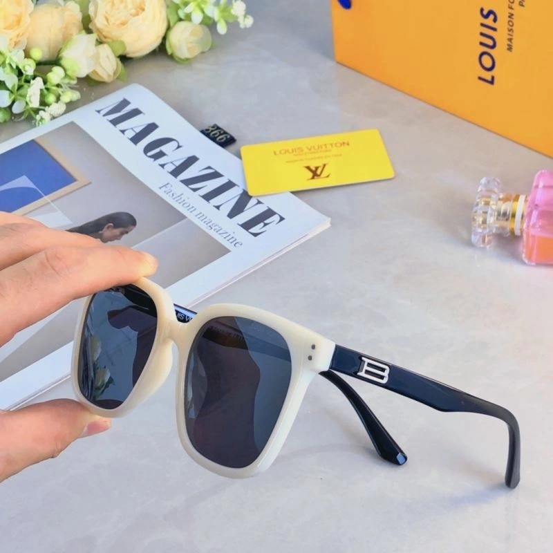 Louis Vuitton Sunglasses Youthful 280472