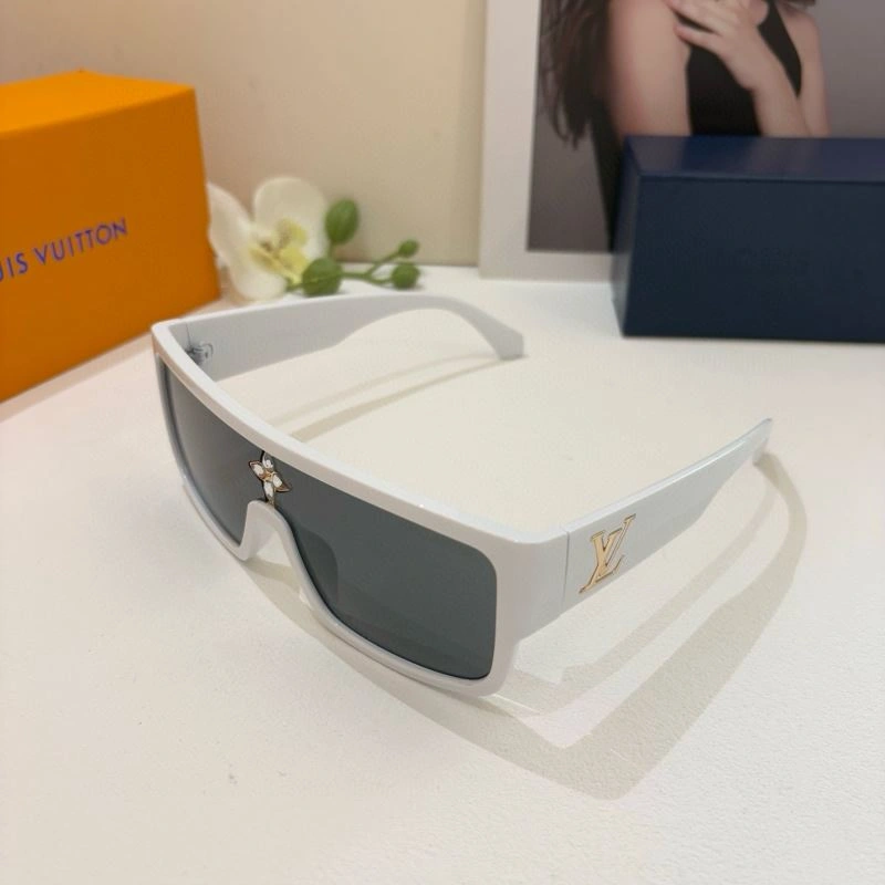 Louis Vuitton Sunglasses Premium 280442