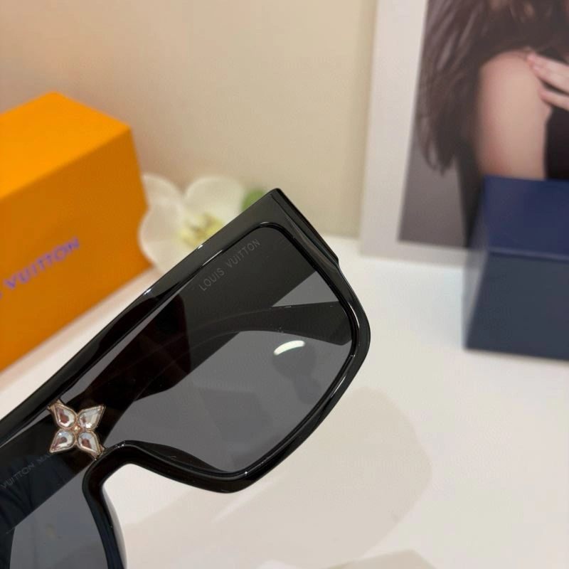 Fashionable Louis Vuitton Sunglasses 280445