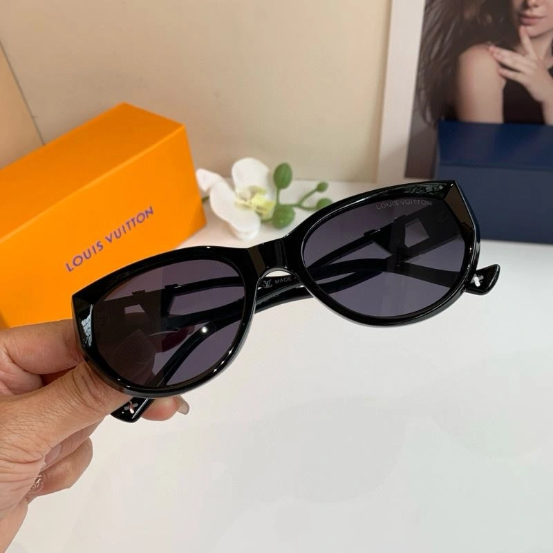Louis Vuitton Sunglasses Trendsetting 280440