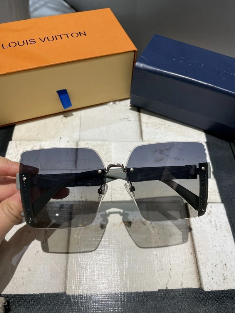 Effortless Louis Vuitton Sunglasses 280430
