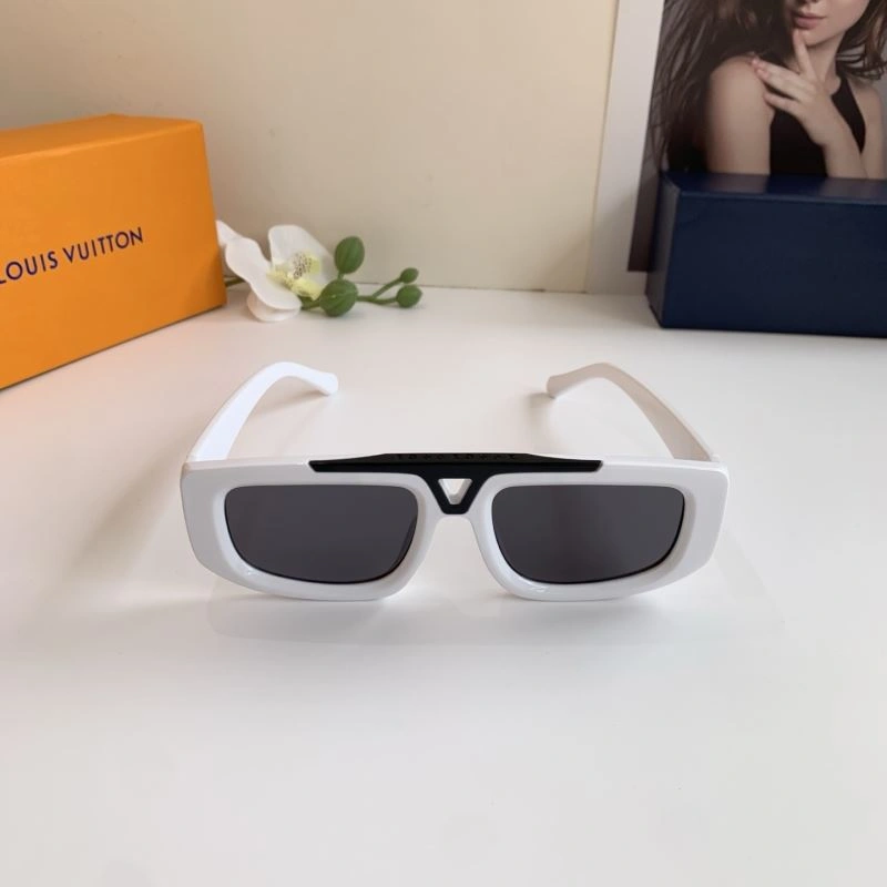 Louis Vuitton Sunglasses Chic 280425