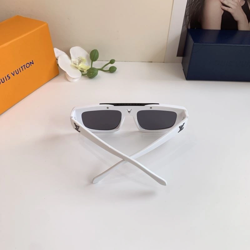 Louis Vuitton Sunglasses Chic 280425