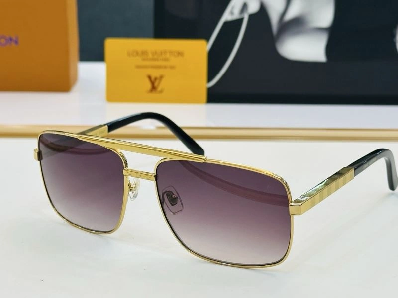 Louis Vuitton Sunglasses Practical 280422
