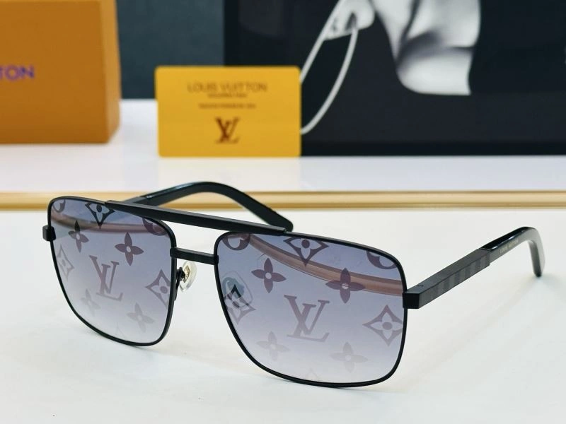 Louis Vuitton Sunglasses Practical 280422