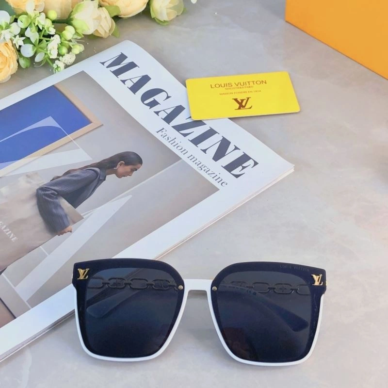 Bright Louis Vuitton Sunglasses 280421
