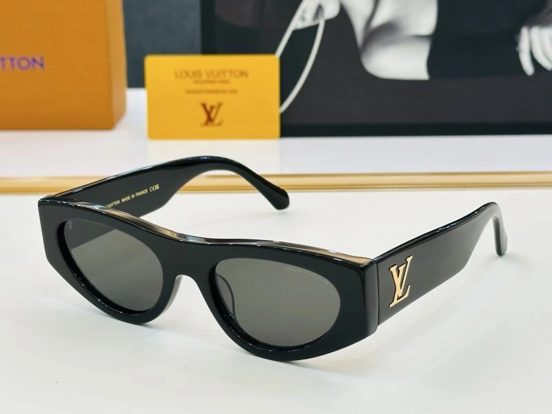 Snug Louis Vuitton Sunglasses 280415