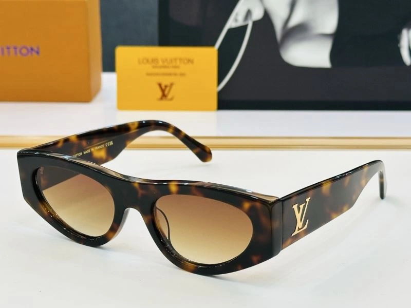 Snug Louis Vuitton Sunglasses 280415