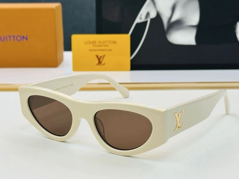 Snug Louis Vuitton Sunglasses 280415