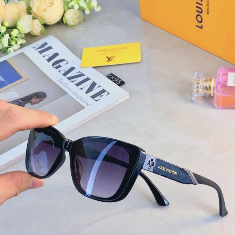 Louis Vuitton Sunglasses Unisex 280400