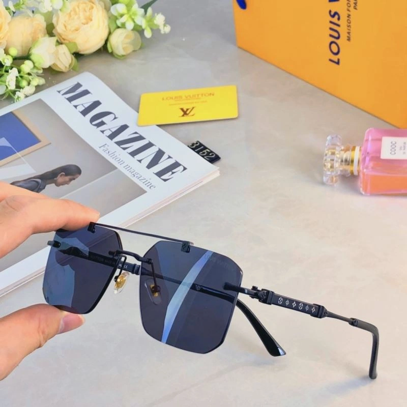Packable Louis Vuitton Sunglasses 280386