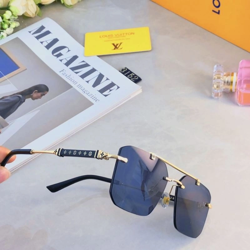 Packable Louis Vuitton Sunglasses 280386