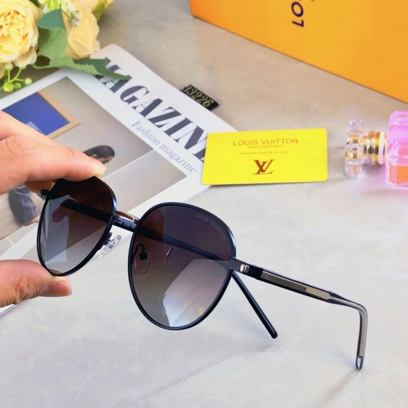 Louis Vuitton Sunglasses Practical 281056