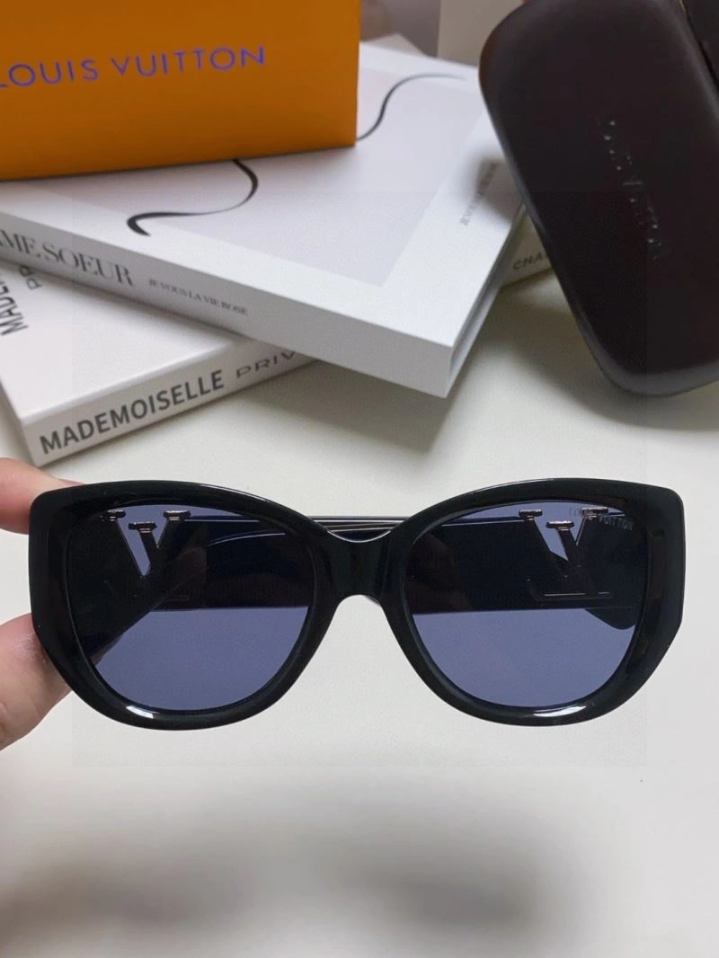 Louis Vuitton Sunglasses Functional 281050