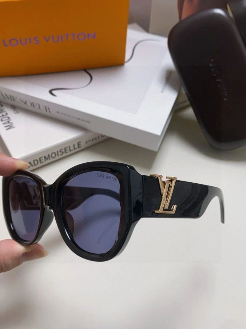 Louis Vuitton Sunglasses Functional 281050