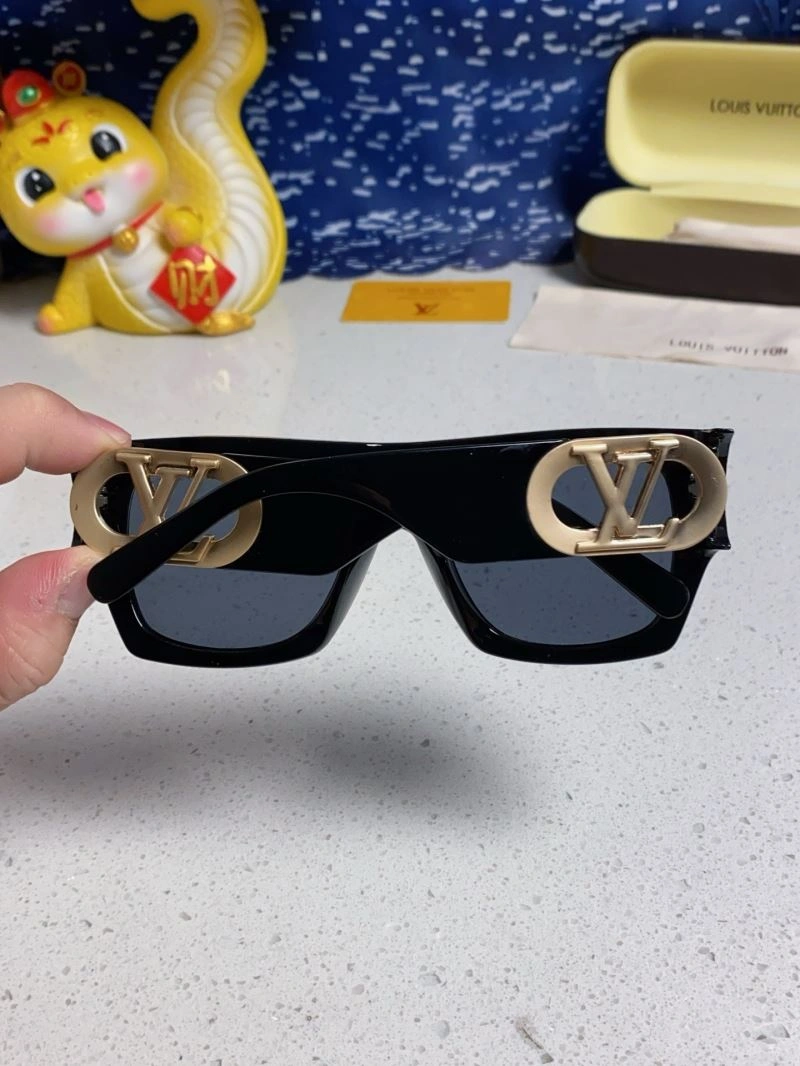 Sustainable Louis Vuitton Sunglasses 281048