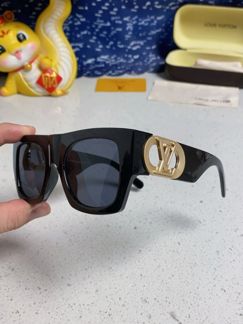 Sustainable Louis Vuitton Sunglasses 281048