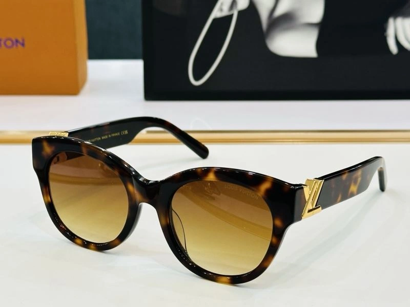 Louis Vuitton Sunglasses Youthful 281030