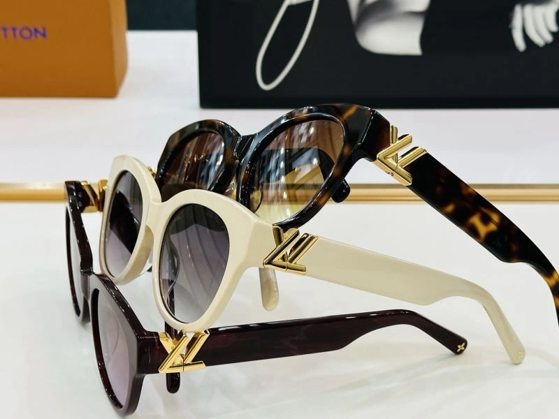 Louis Vuitton Sunglasses Youthful 281030