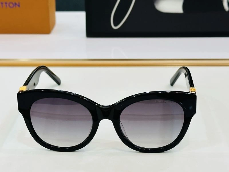 Louis Vuitton Sunglasses Youthful 281030
