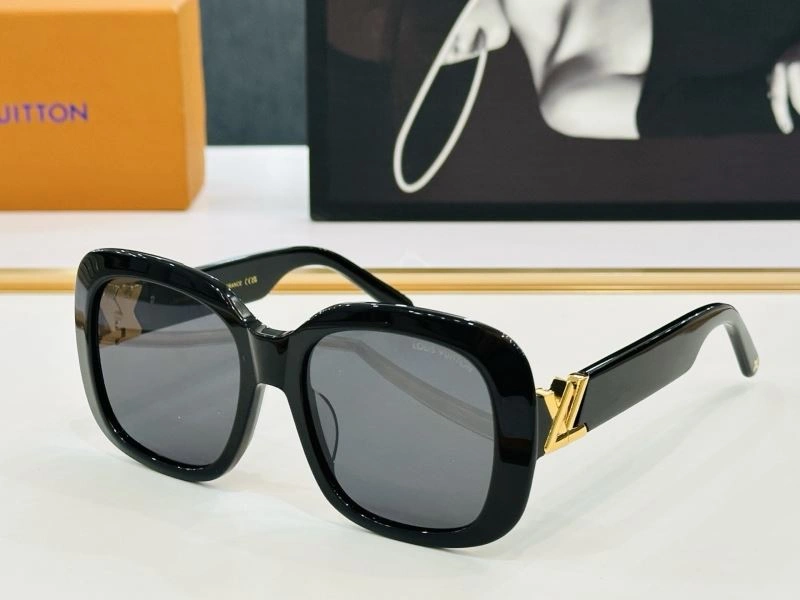 Louis Vuitton Sunglasses EasyMatch 281047