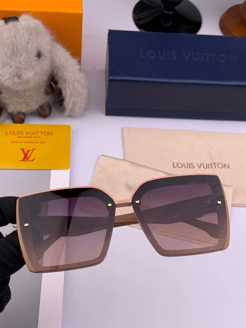 Sleek Louis Vuitton Sunglasses 281022