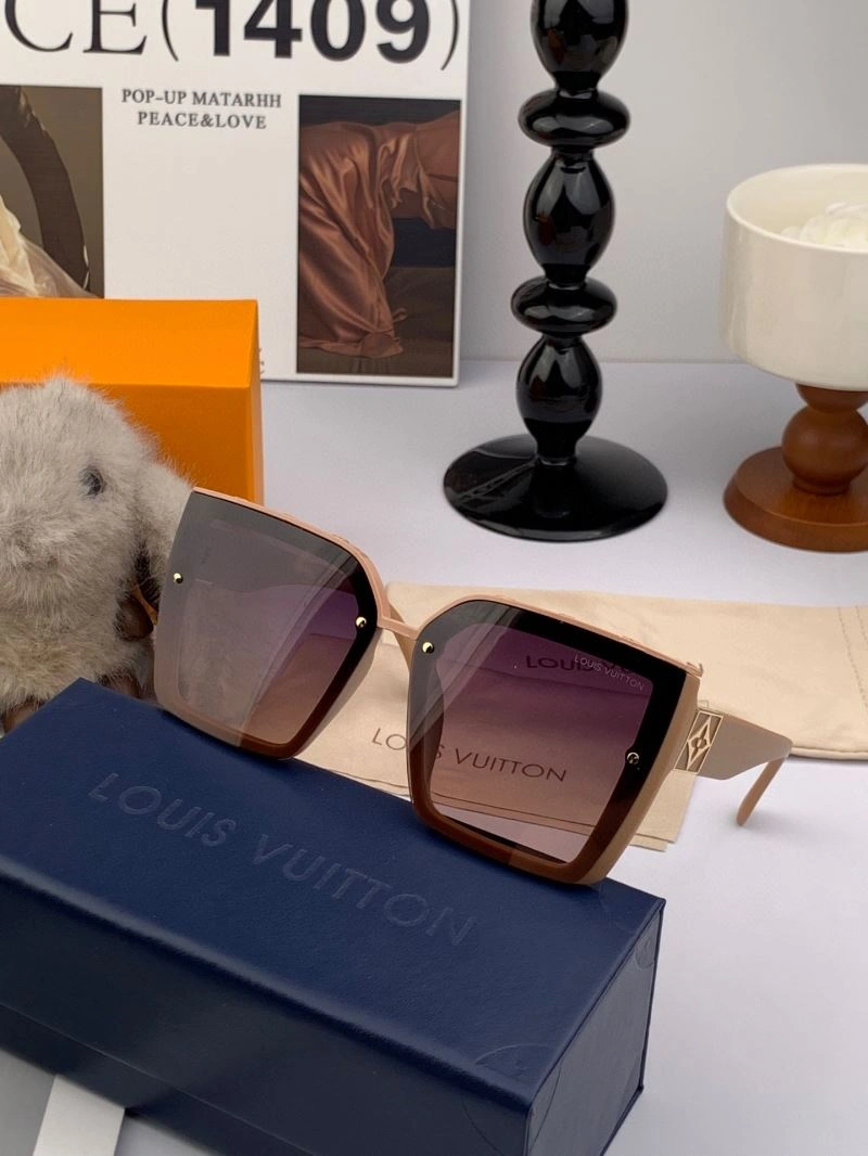 Sleek Louis Vuitton Sunglasses 281022