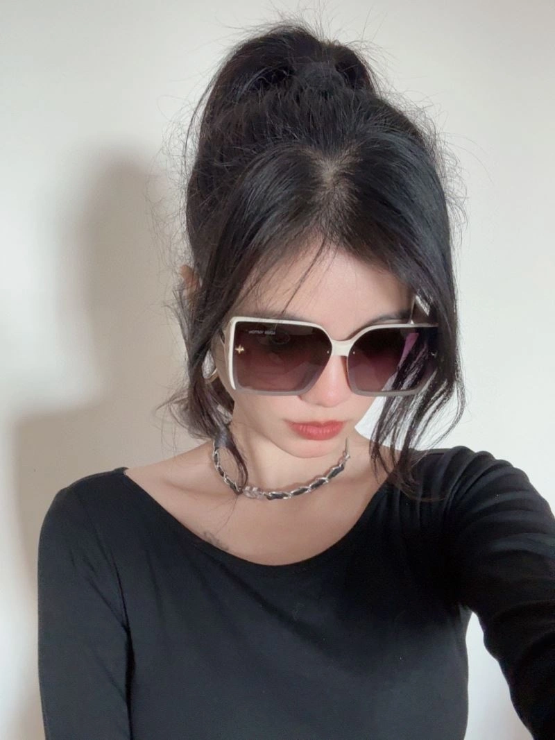 NewStyle Louis Vuitton Sunglasses 281018