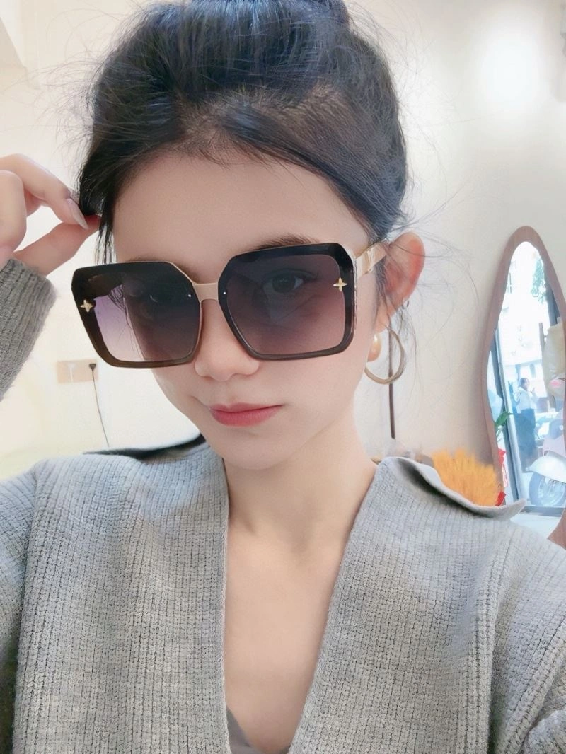 Casual Louis Vuitton Sunglasses 281032
