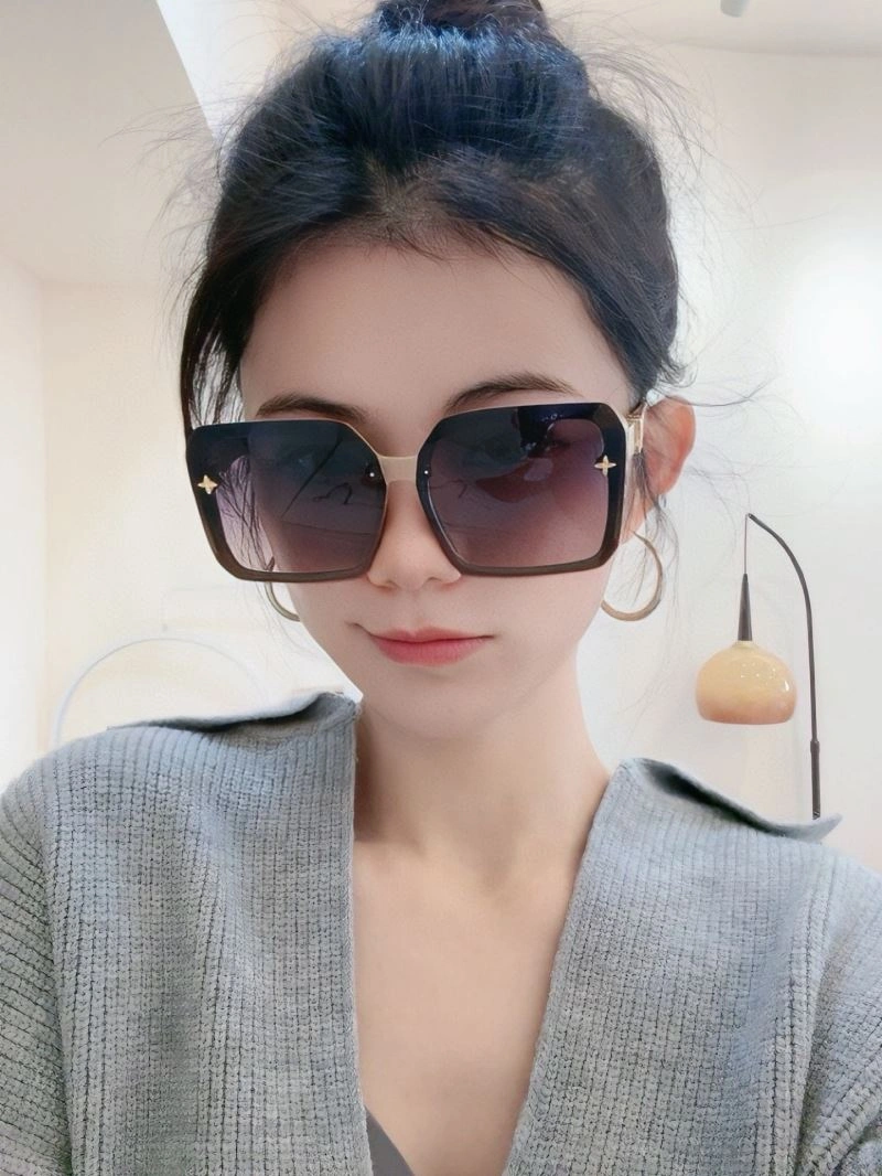 Casual Louis Vuitton Sunglasses 281032