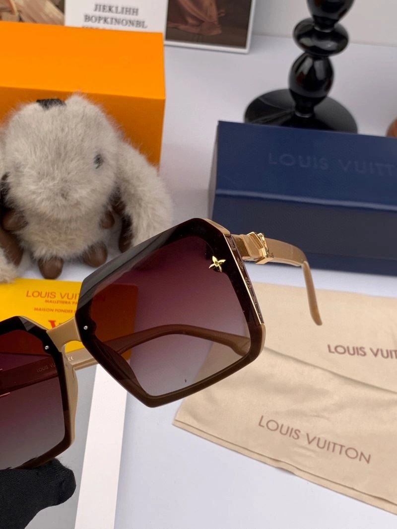 Casual Louis Vuitton Sunglasses 281032