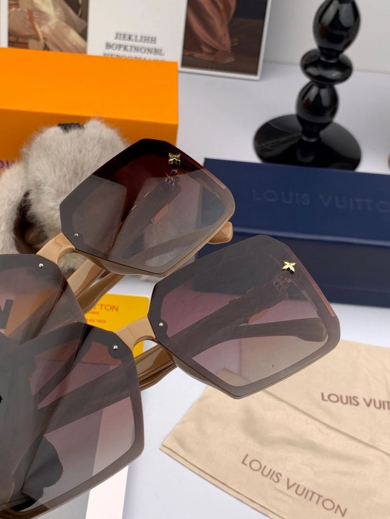 Casual Louis Vuitton Sunglasses 281032